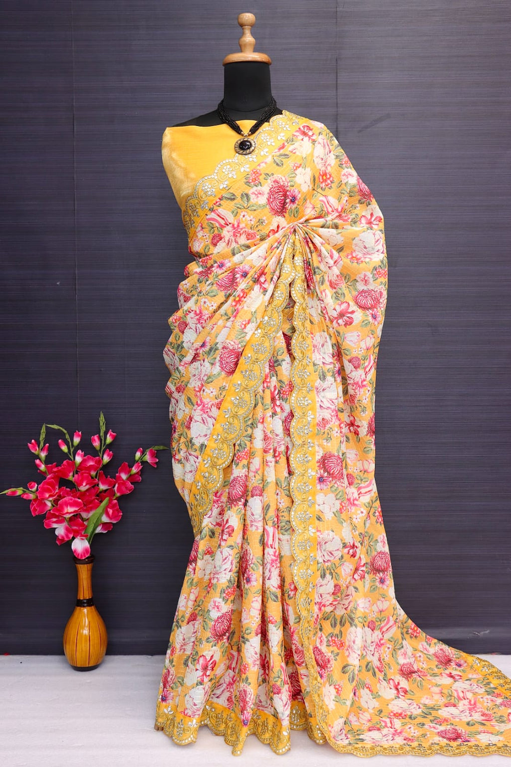 Beautiful Party Wear Look Saree With Digital Print of Floral Design