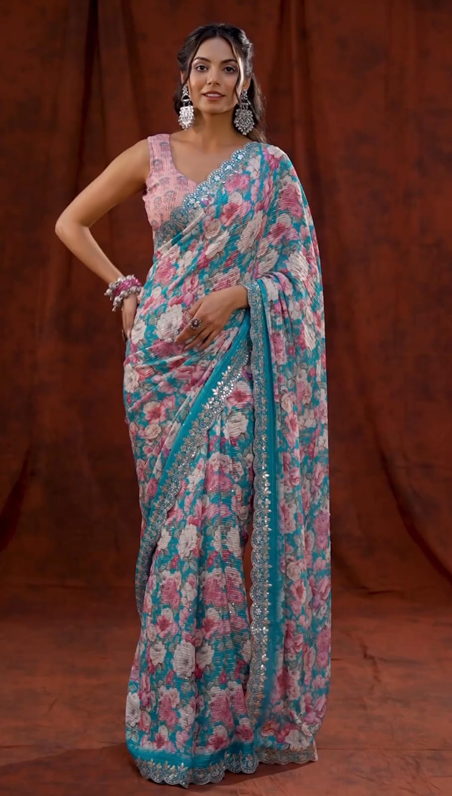 Beautiful Party Wear Look Saree With Digital Print of Floral Design
