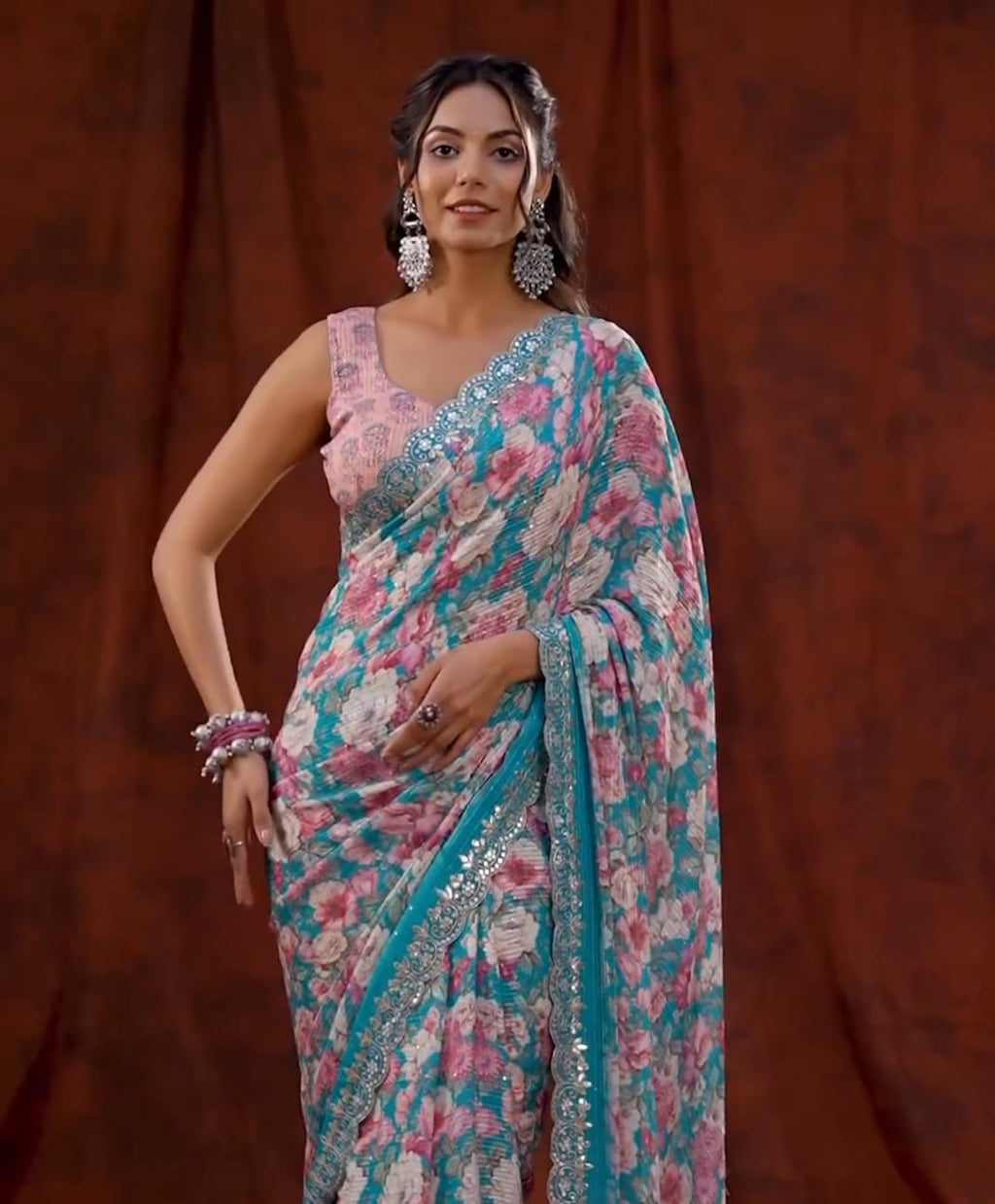 Beautiful Party Wear Look Saree With Digital Print of Floral Design