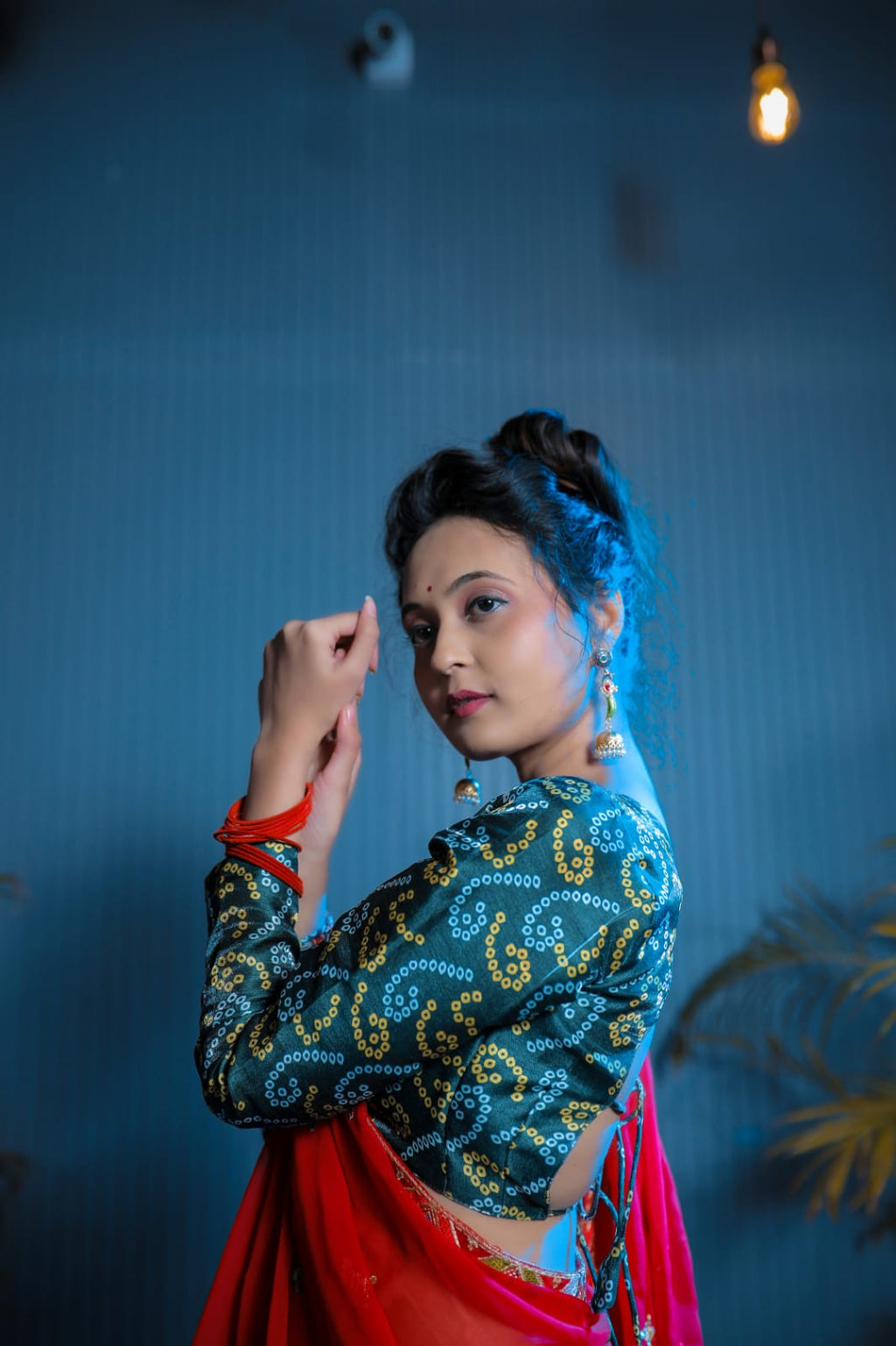 Party Wear Designer Saree With Embroidery Thread And Mirror Work