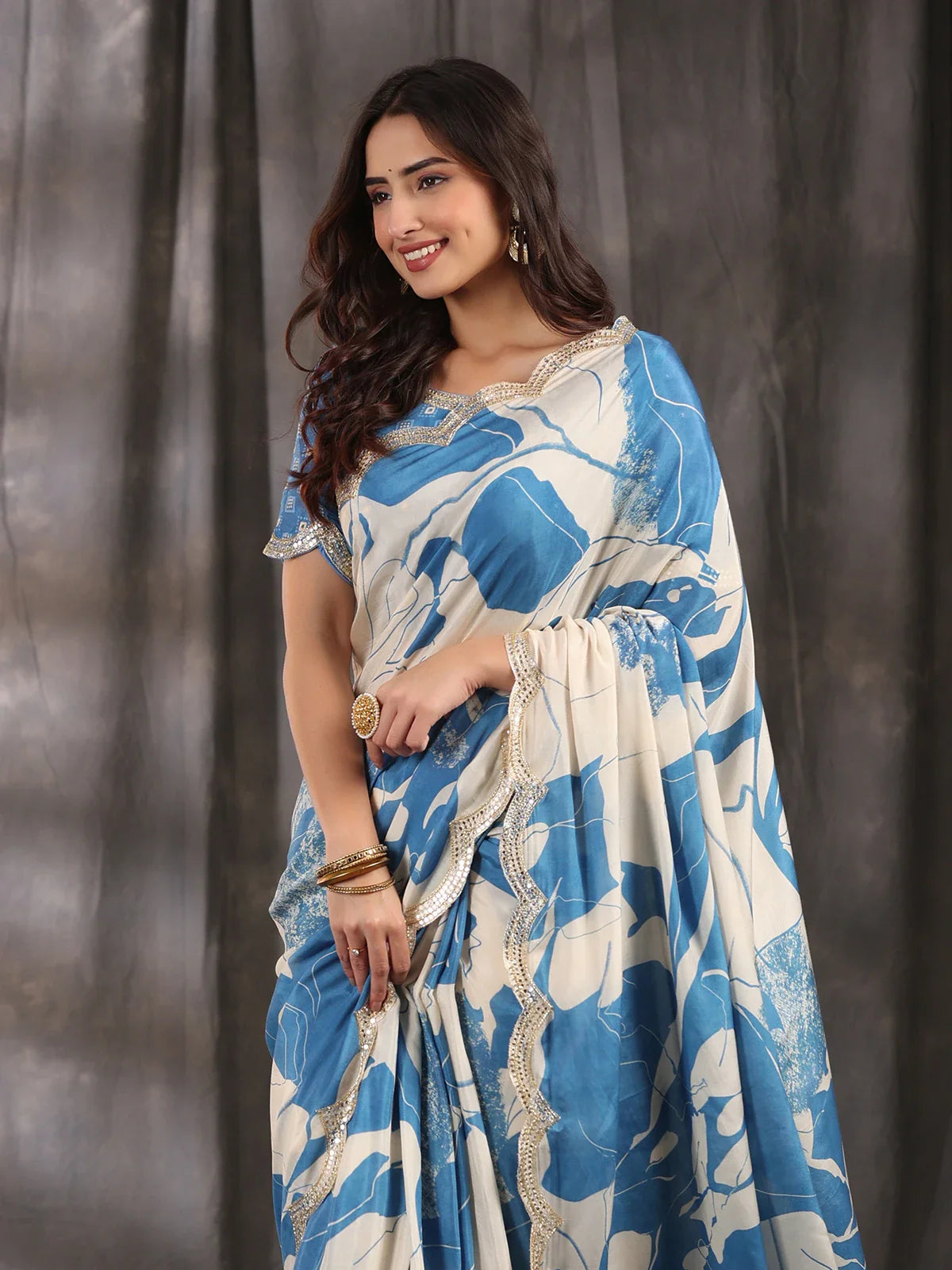 Designer Party Wear Look Saree With Beautiful Floral Digital Print