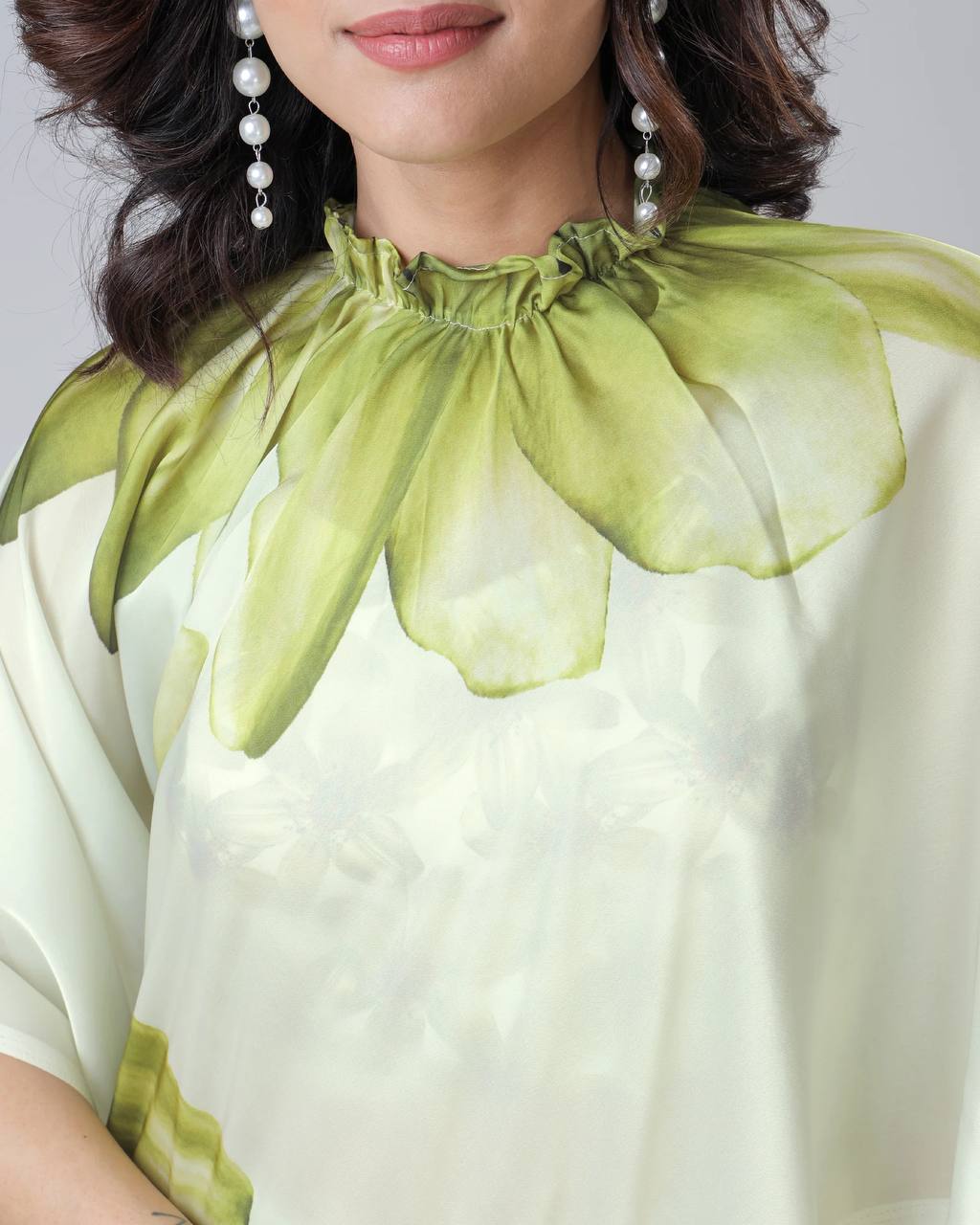 पार्टी वियर लुक के लिए हैंड कफ्तान स्टाइल रेडी टू वियर साड़ी