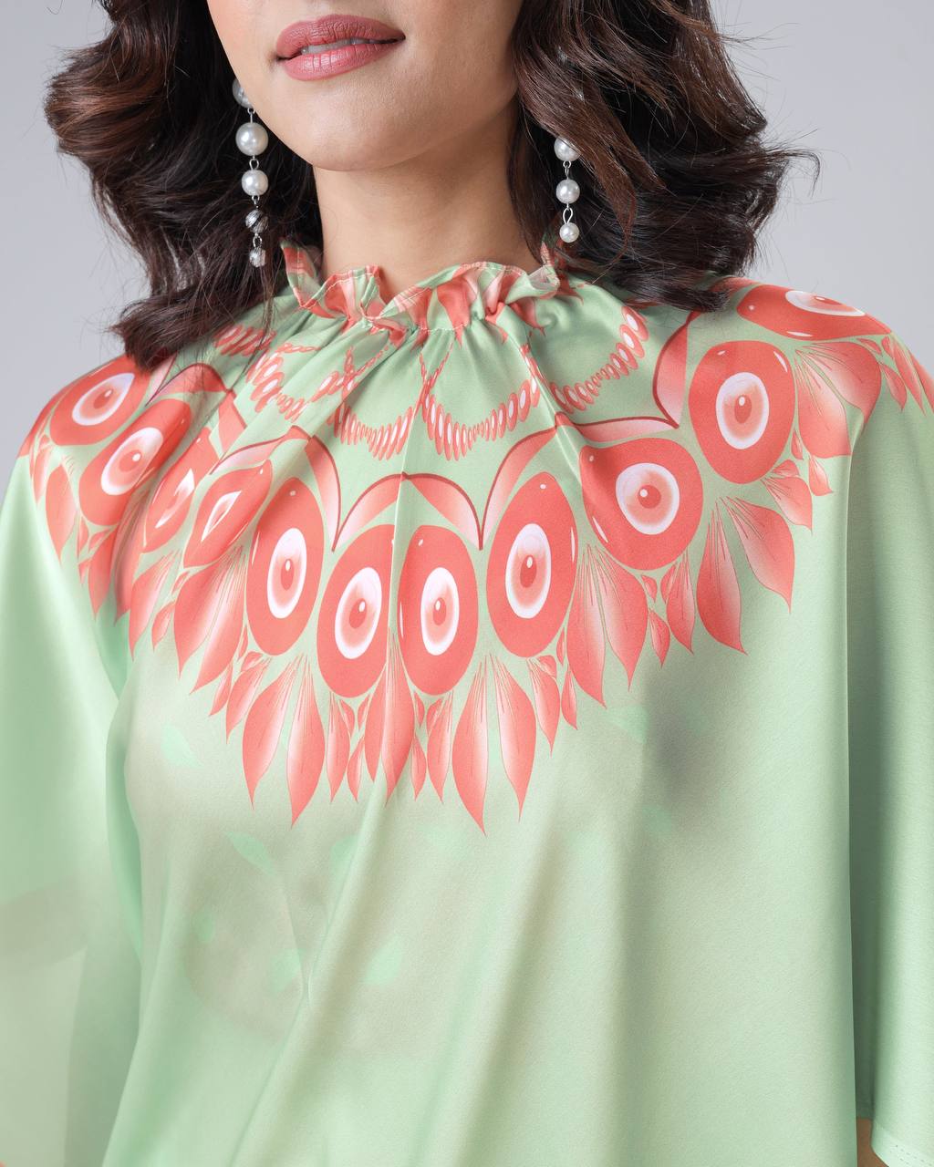 पार्टी वियर लुक के लिए हैंड कफ्तान स्टाइल रेडी टू वियर साड़ी