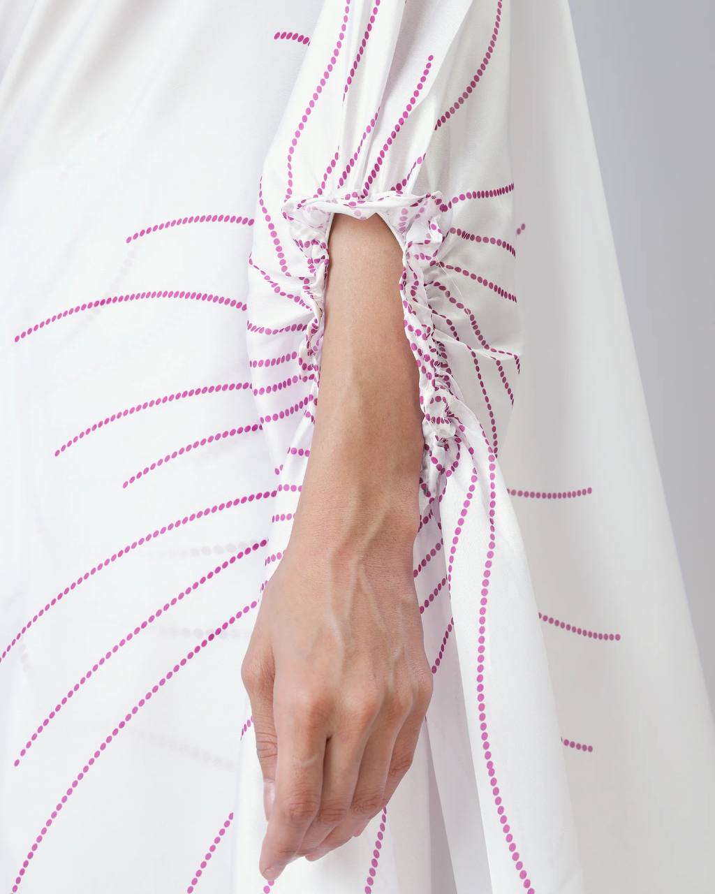 पार्टी वियर लुक के लिए हैंड कफ्तान स्टाइल रेडी टू वियर साड़ी