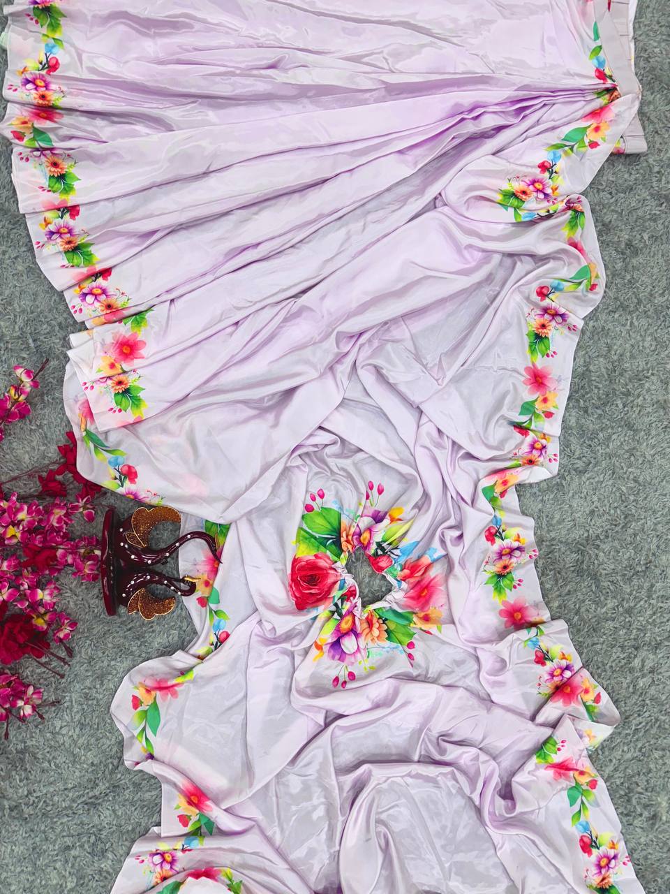 पार्टी वियर लुक के लिए हैंड कफ्तान स्टाइल रेडी टू वियर साड़ी