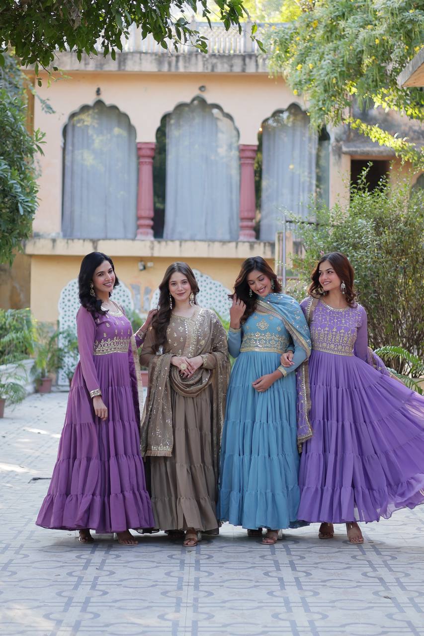 सीक्विन कढ़ाई वर्क से सजा खूबसूरत पार्टी वेयर गाउन-दुपट्टा