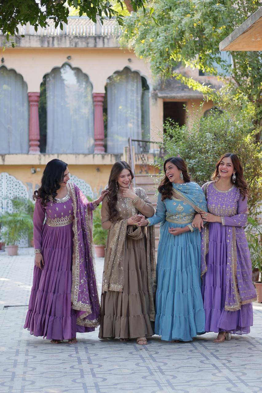 सीक्विन कढ़ाई वर्क से सजा खूबसूरत पार्टी वेयर गाउन-दुपट्टा