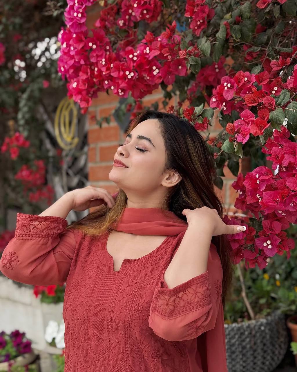 पार्टी वेयर लुक (टॉप-बॉटम और दुपट्टा)