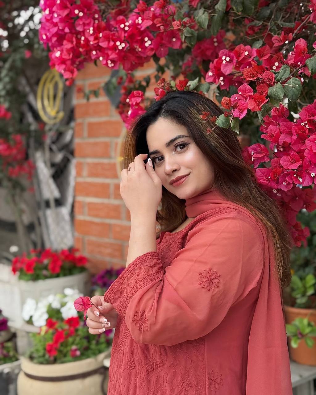 पार्टी वेयर लुक (टॉप-बॉटम और दुपट्टा)