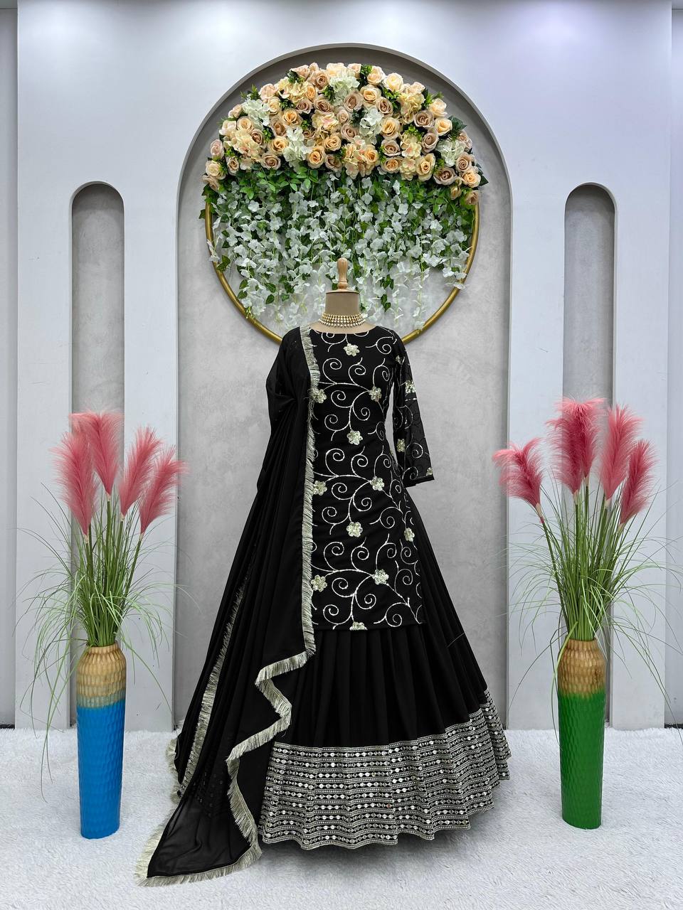 पार्टी वेयर लुक - टॉप-लहंगा और दुपट्टा