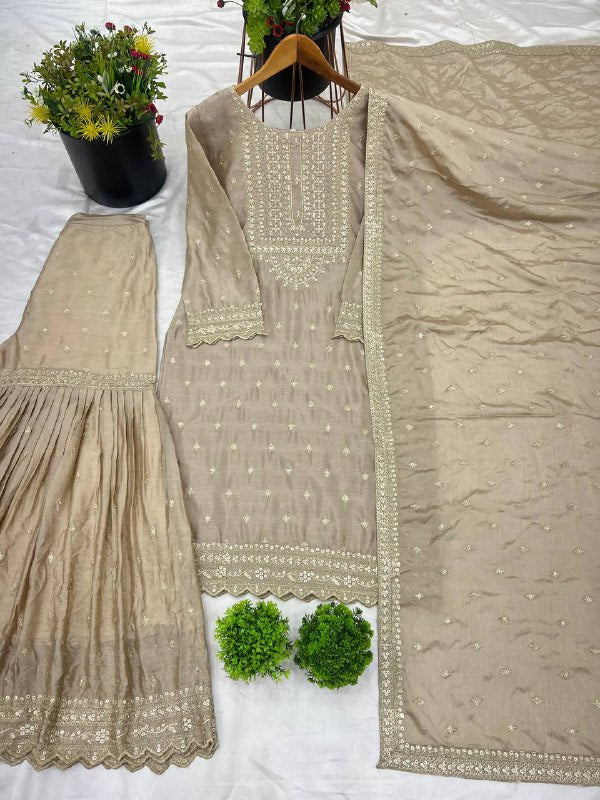 डिजाइनर पार्टी वेयर लुक, फैंसी टॉप-दुपट्टा और पूरी तरह से सिला हुआ शरारा