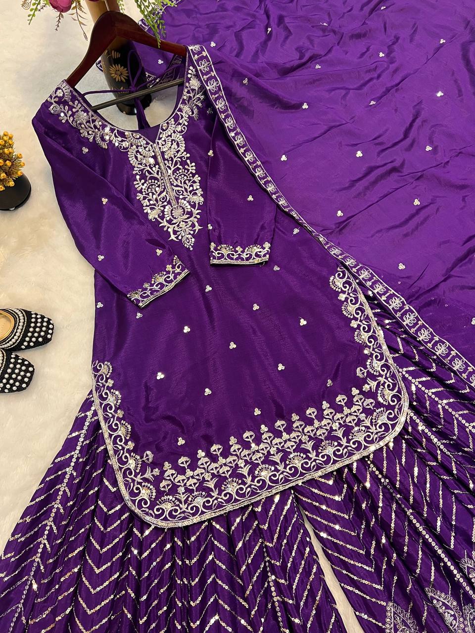 पार्टी वेयर टॉप, बॉटम और दुपट्टा, हैवी एम्ब्रॉयडरी वर्क के साथ