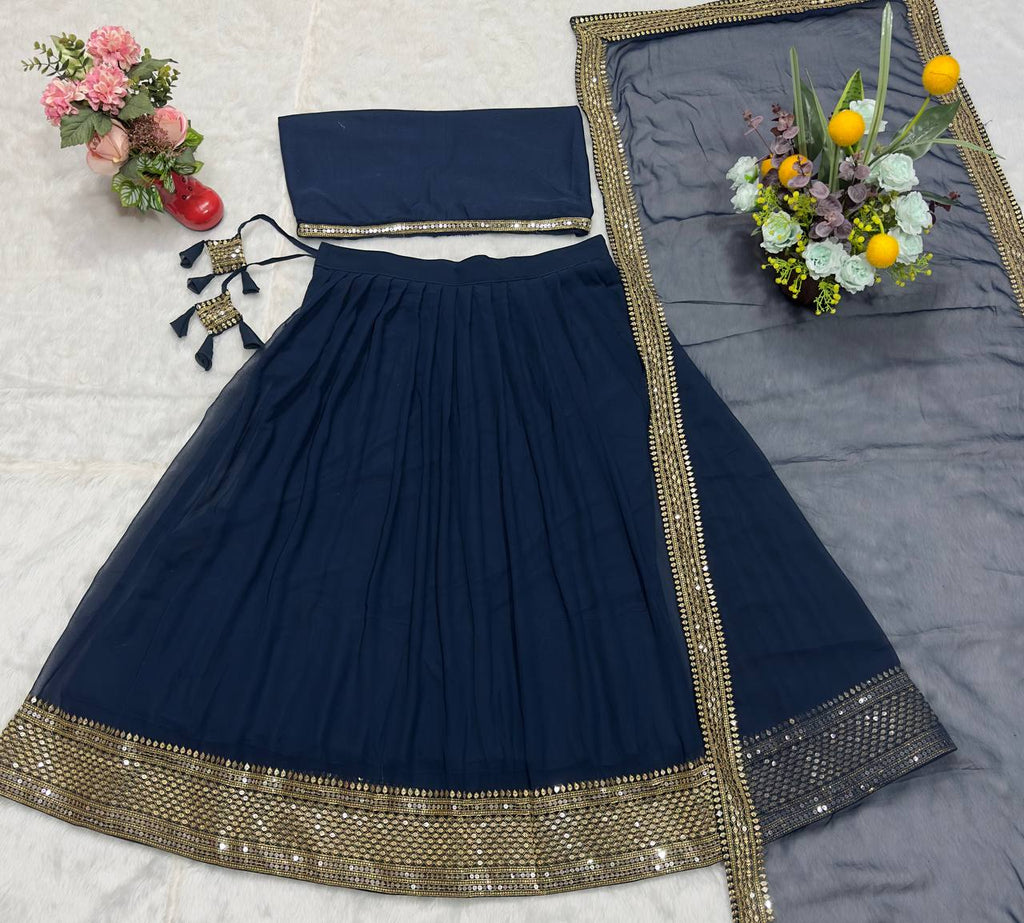 कढ़ाई वर्क वाला पार्टी वियर डिजाइनर लहंगा चोली