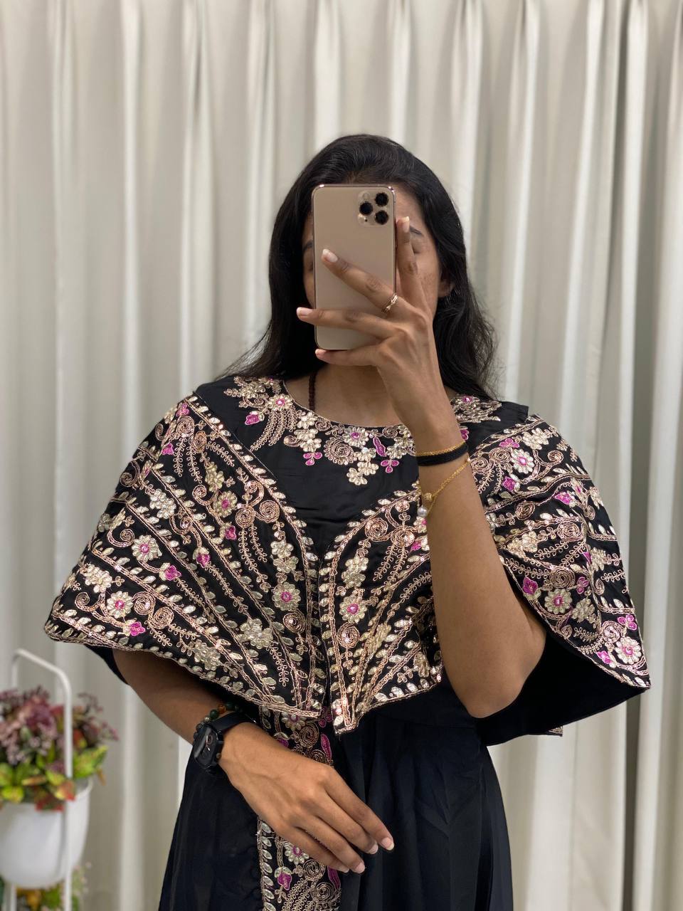 डिजाइनर फैंसी वेस्टर्न स्टाइल टॉप और बॉटम