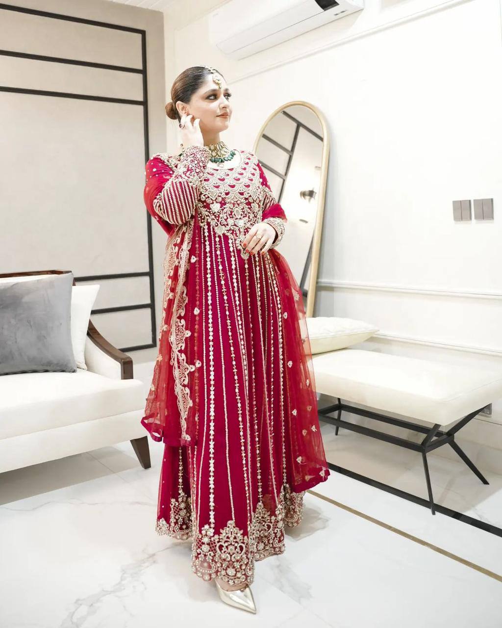 Party Wear Look Designer Gown And Beautiful Dupatta