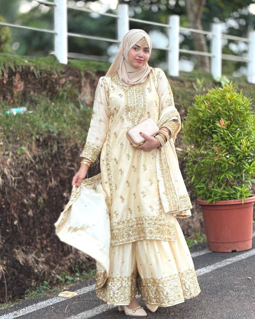 पार्टी वेयर लुक: डिजाइनर टॉप और बॉटम दुपट्टे के साथ