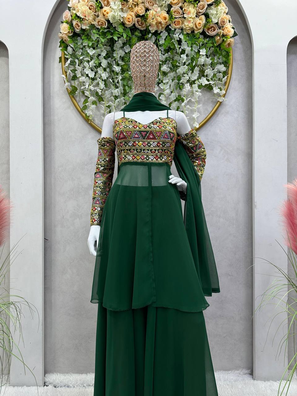 पार्टी वेयर लुक: टॉप-प्लाज़ो के साथ खूबसूरत दुपट्टा