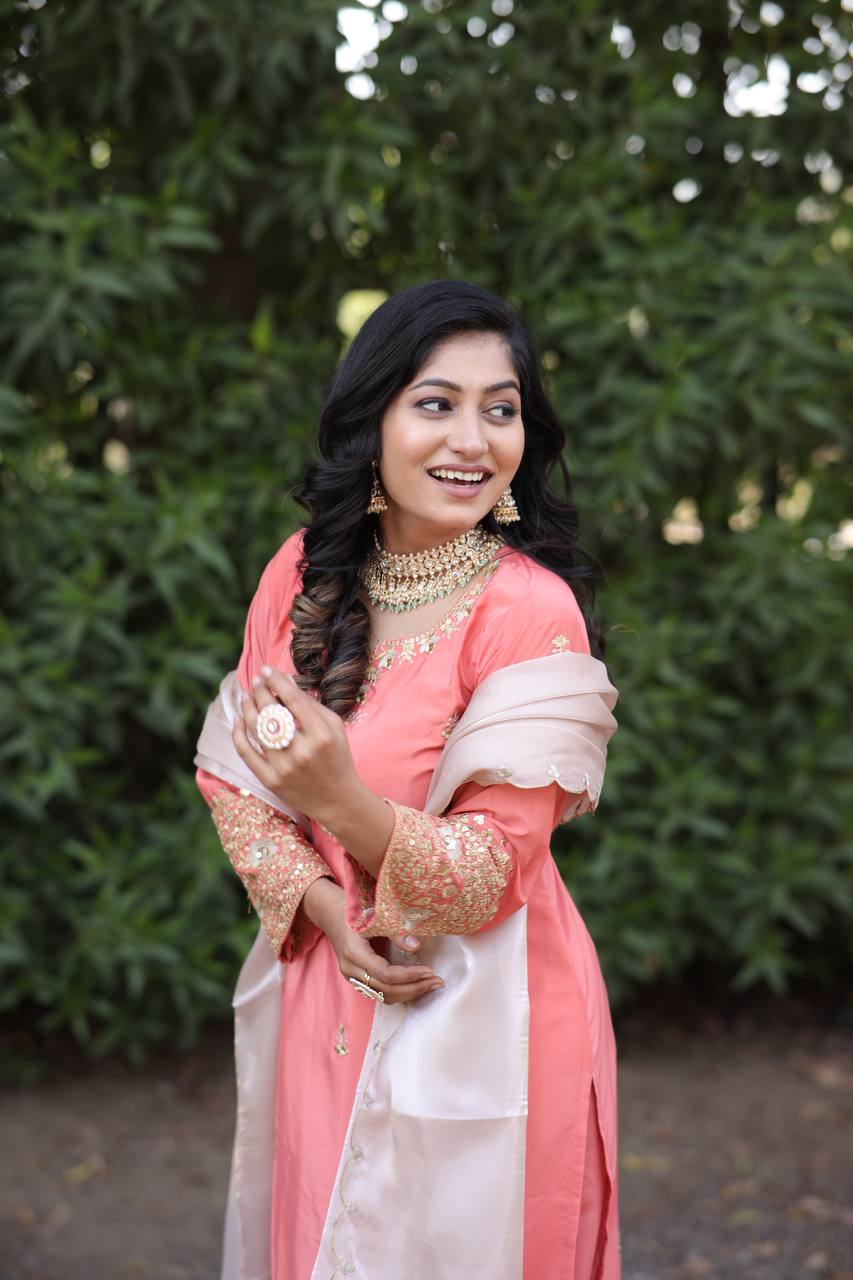 पार्टी वेयर लुक - टॉप-बॉटम और खूबसूरत दुपट्टा