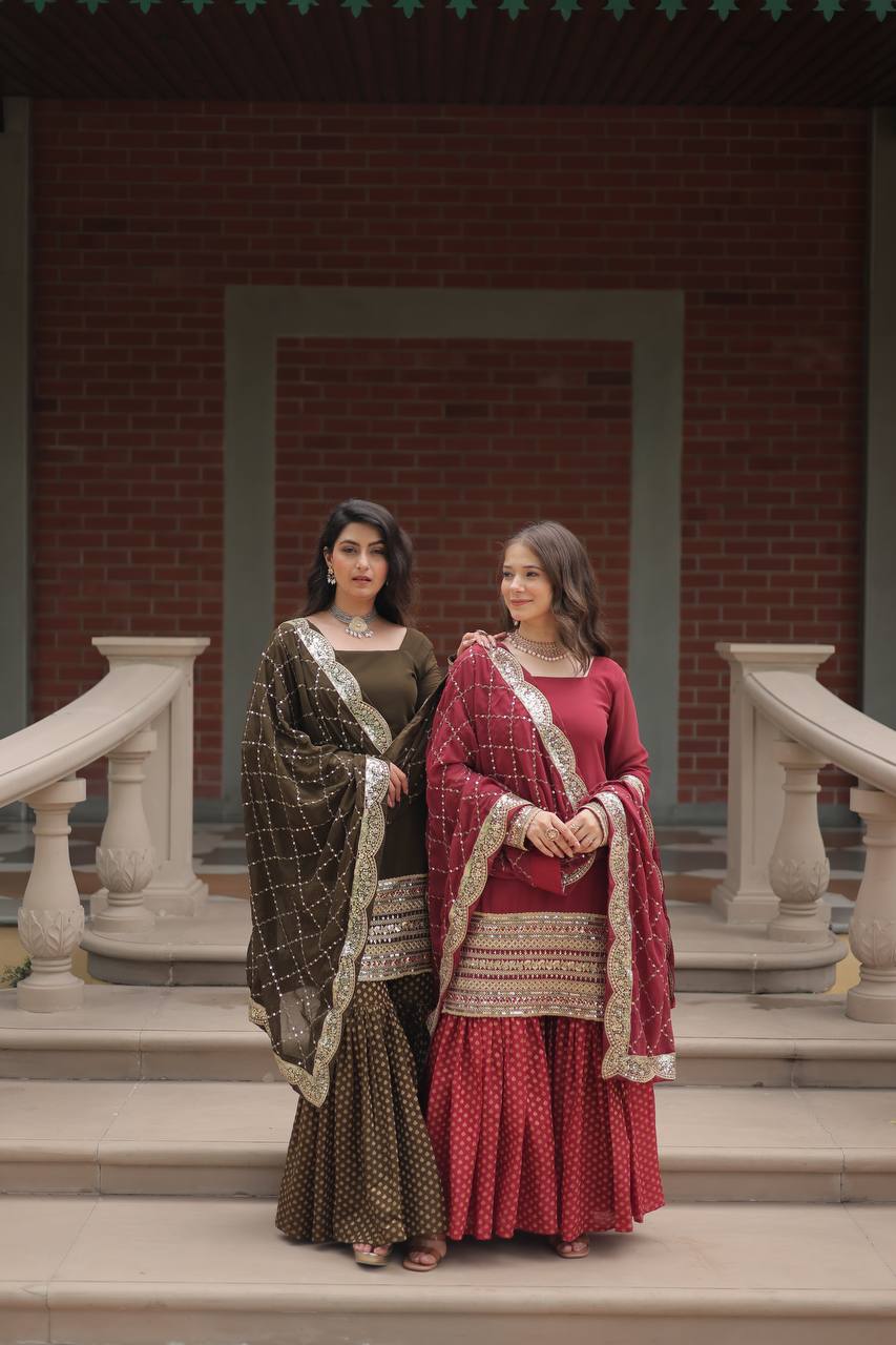 सीक्विन और धागे की कढ़ाई वाला पार्टी सूट सेट