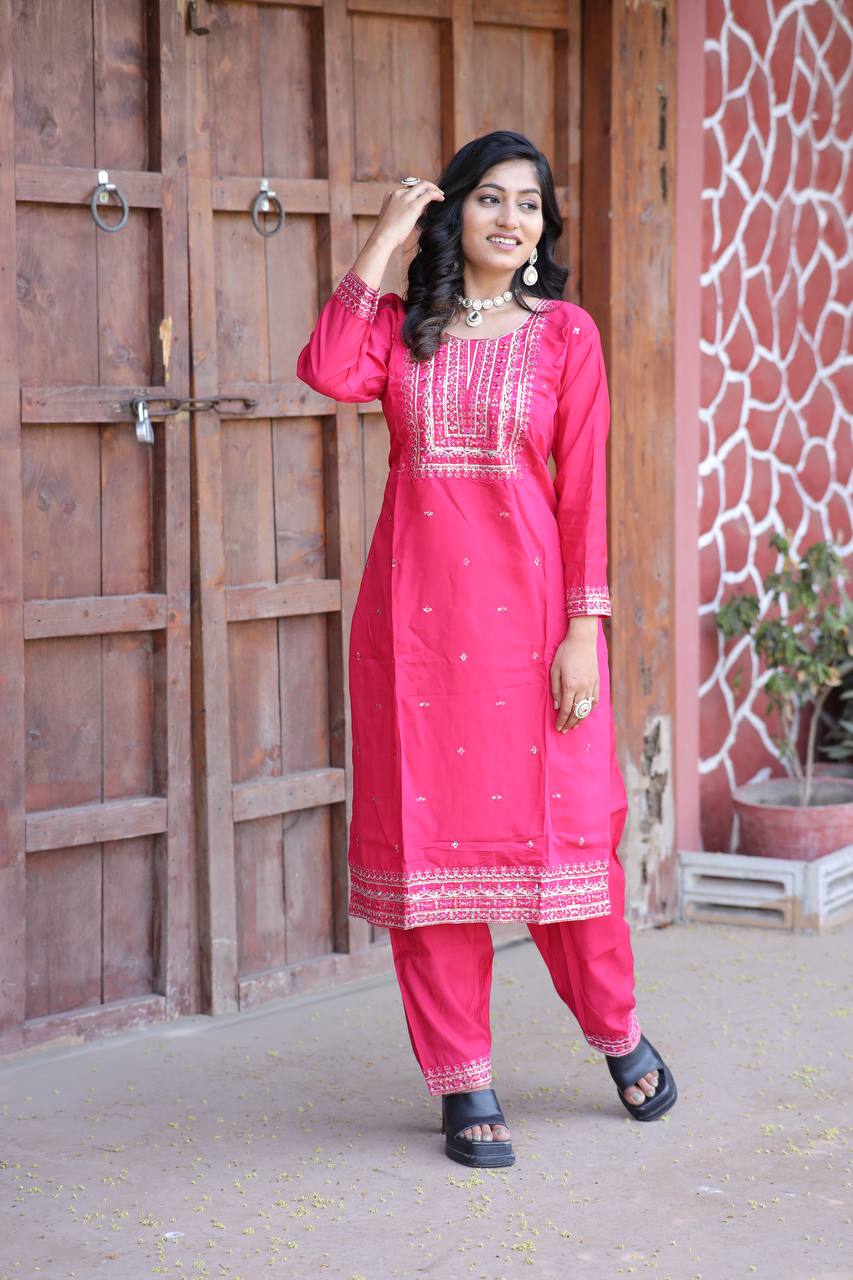 पार्टी वेयर टॉप और बॉटम, सीक्विन कढ़ाई वर्क के साथ