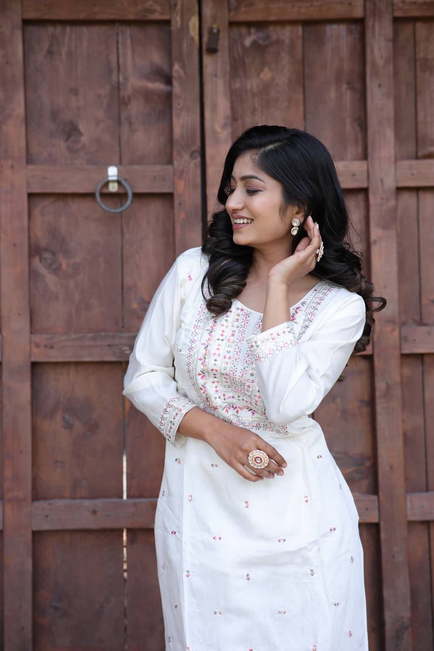 पार्टी वेयर टॉप और बॉटम, सीक्विन कढ़ाई वर्क के साथ