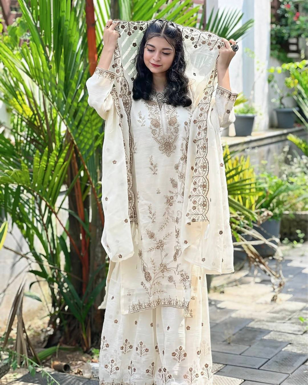 Party Wear Look Suit Set With Zari & Sequins Embroidery Work