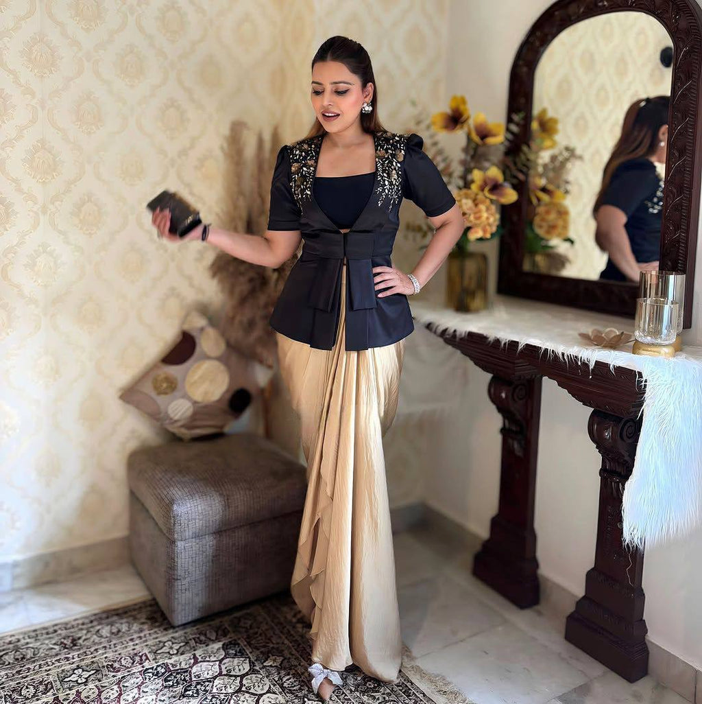 पार्टी के लिए स्टाइलिश थ्री पीस वेस्टर्न आउटफिट