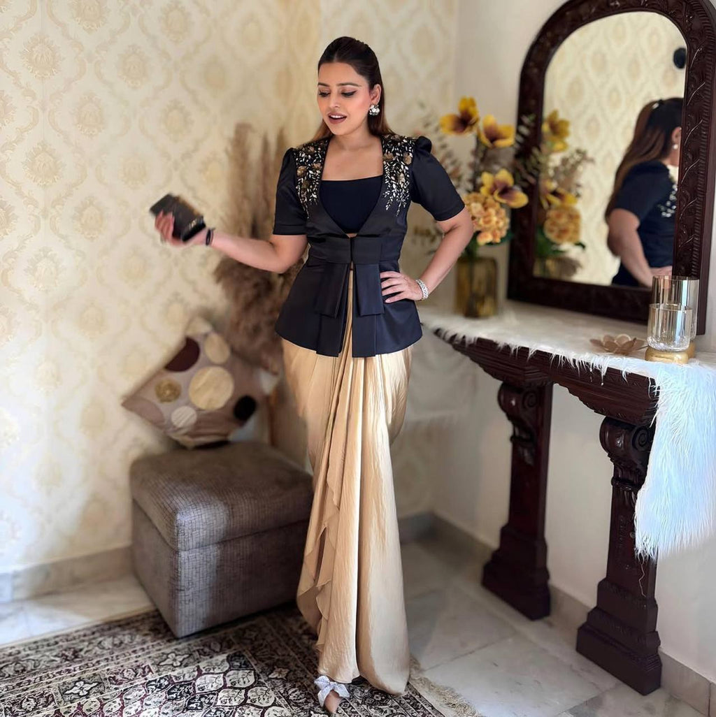 पार्टी के लिए स्टाइलिश थ्री पीस वेस्टर्न आउटफिट