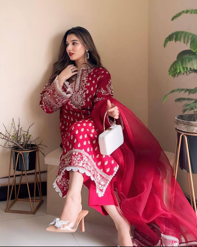 Party Wear Look Suit Set With Thread Embroidery Work