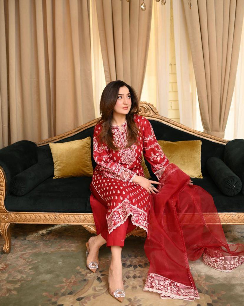 Party Wear Look Suit Set With Thread Embroidery Work