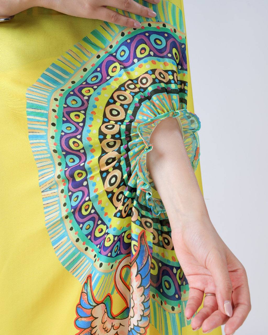 ट्रेंडिंग फ्री हैंड रेडी टू वेयर साड़ी