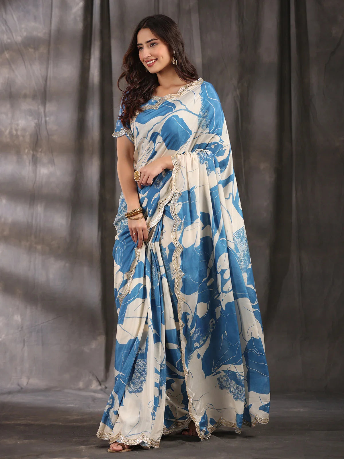 Designer Party Wear Look Saree With Beautiful Floral Digital Print