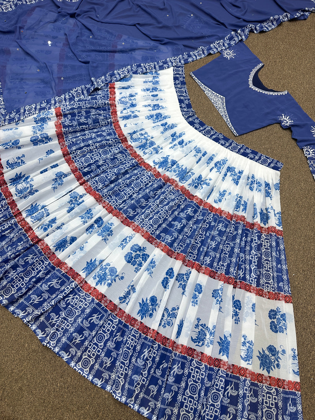 खूबसूरत लहंगा चोली, फैंसी डिजिटल प्रिंट