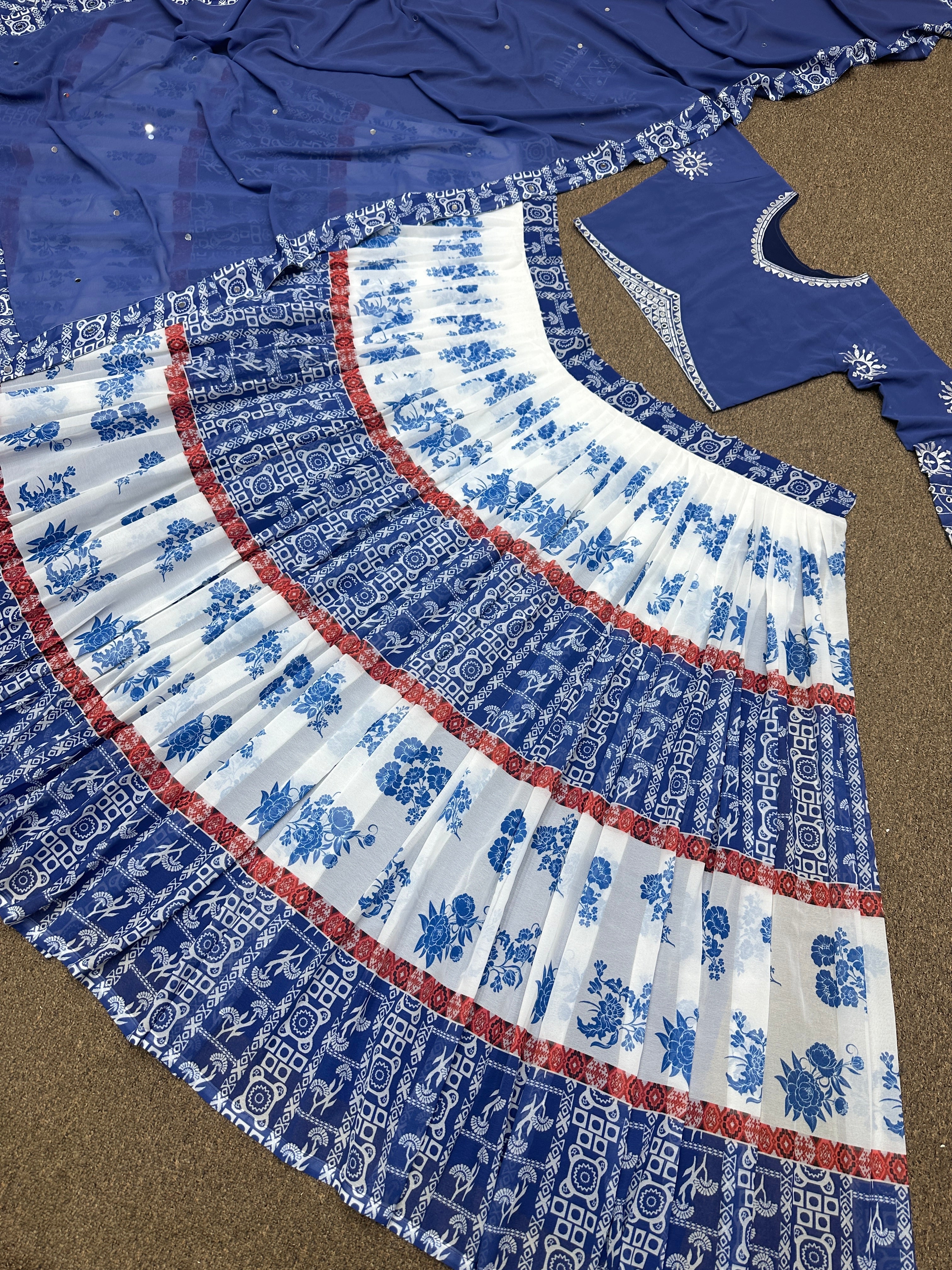 खूबसूरत लहंगा चोली, फैंसी डिजिटल प्रिंट