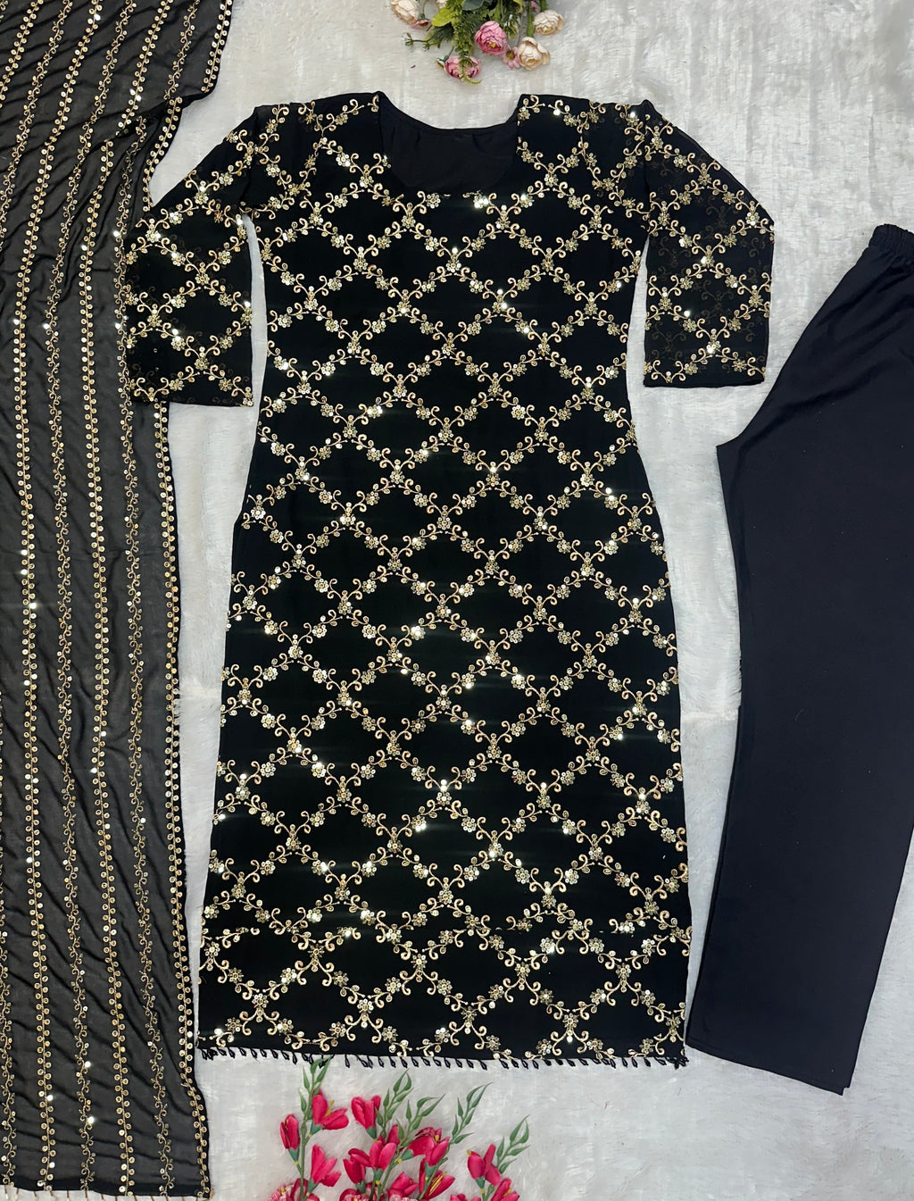 पार्टी वेयर टॉप, बॉटम और दुपट्टा, कढ़ाई वर्क के साथ