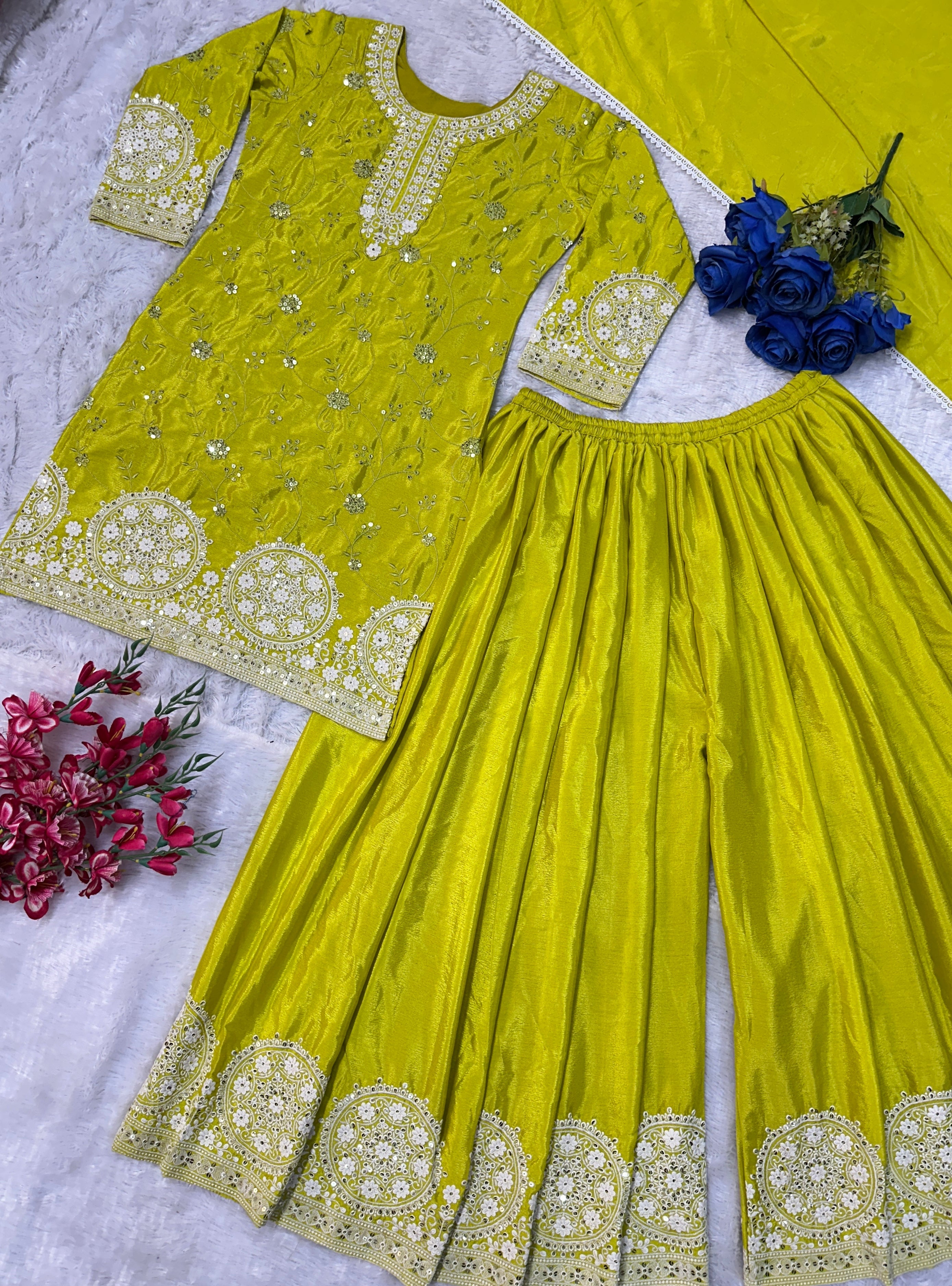 पार्टी के लिए उपयुक्त सुंदर टॉप प्लाज़ो दुपट्टे के साथ।