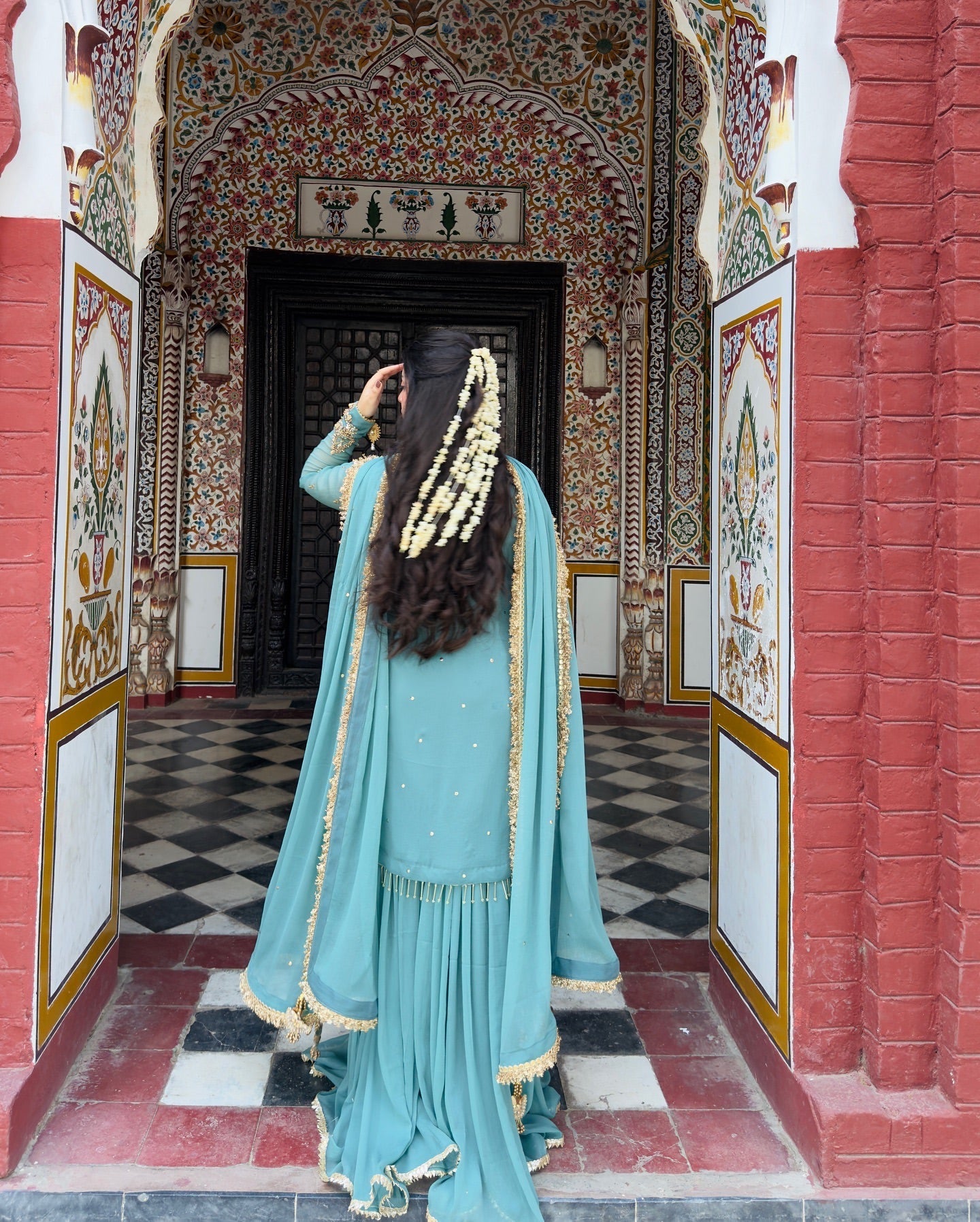 डिजाइनर पार्टी वेयर टॉप प्लाजो के साथ खूबसूरत दुपट्टा