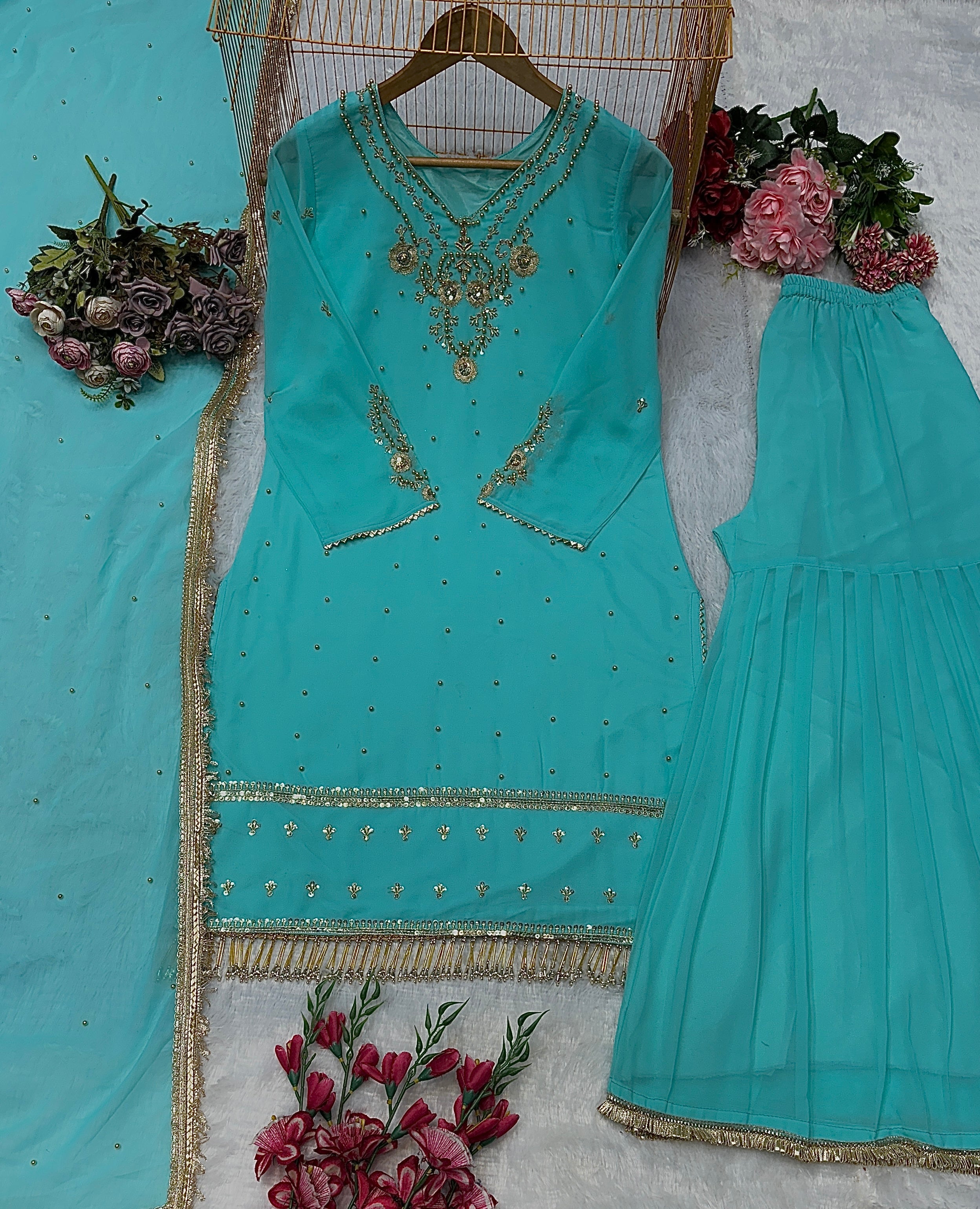 डिजाइनर पार्टी वेयर टॉप प्लाजो के साथ खूबसूरत दुपट्टा