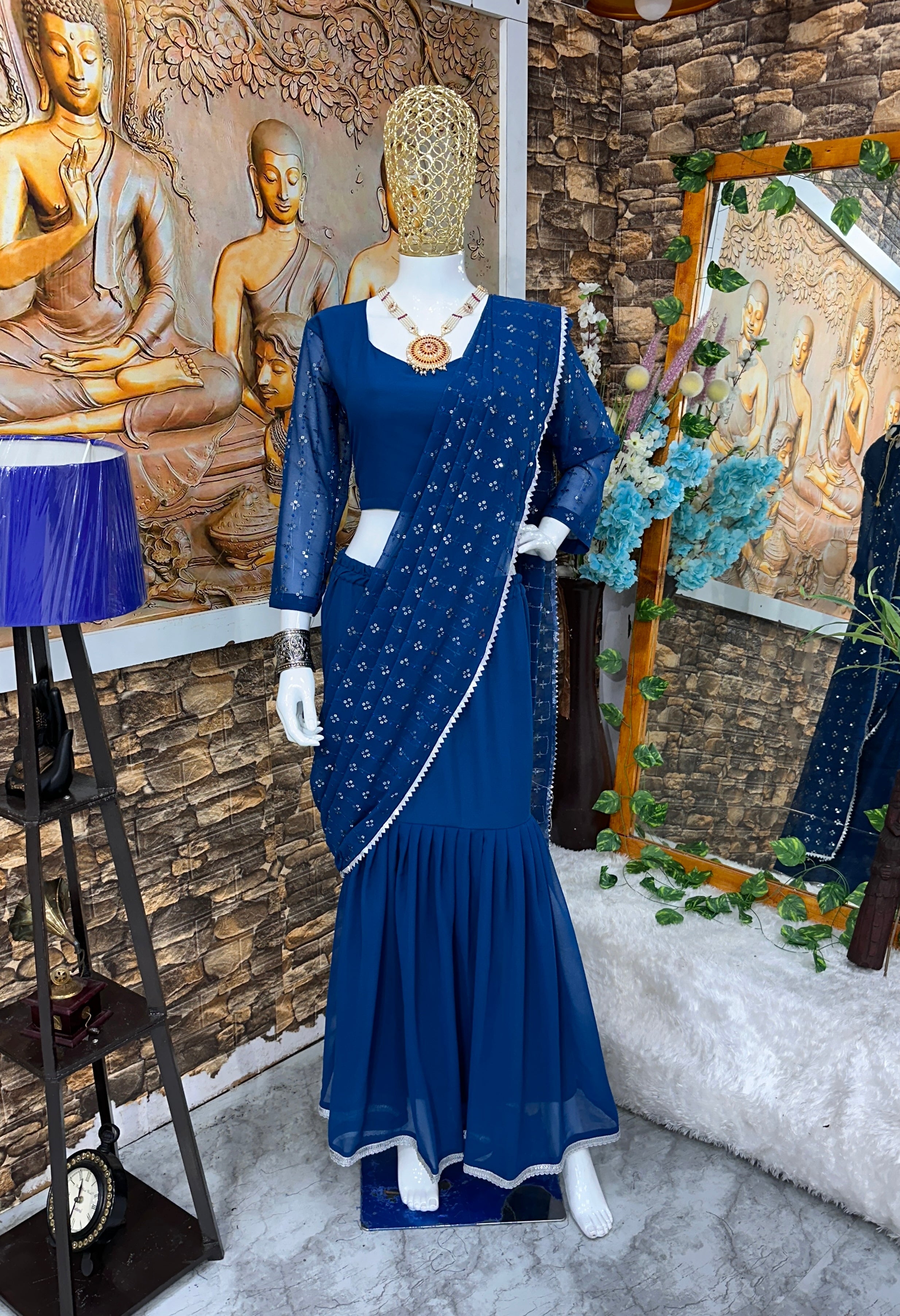 खूबसूरत पार्टी वेयर लुक, रेडी टू वेयर लहंगा साड़ी