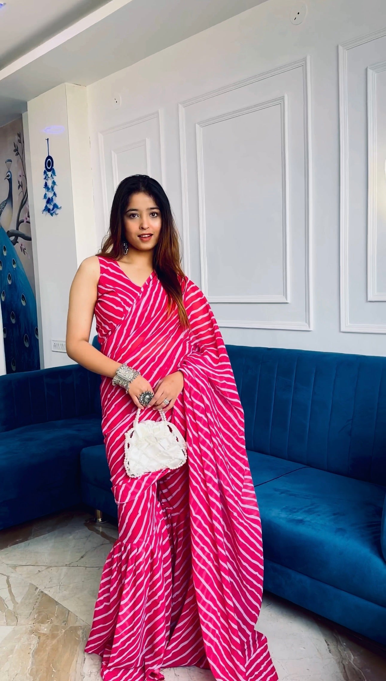 खूबसूरत लहरिया प्रिंट वाली स्टाइलिश पार्टी वेयर शरारा साड़ी