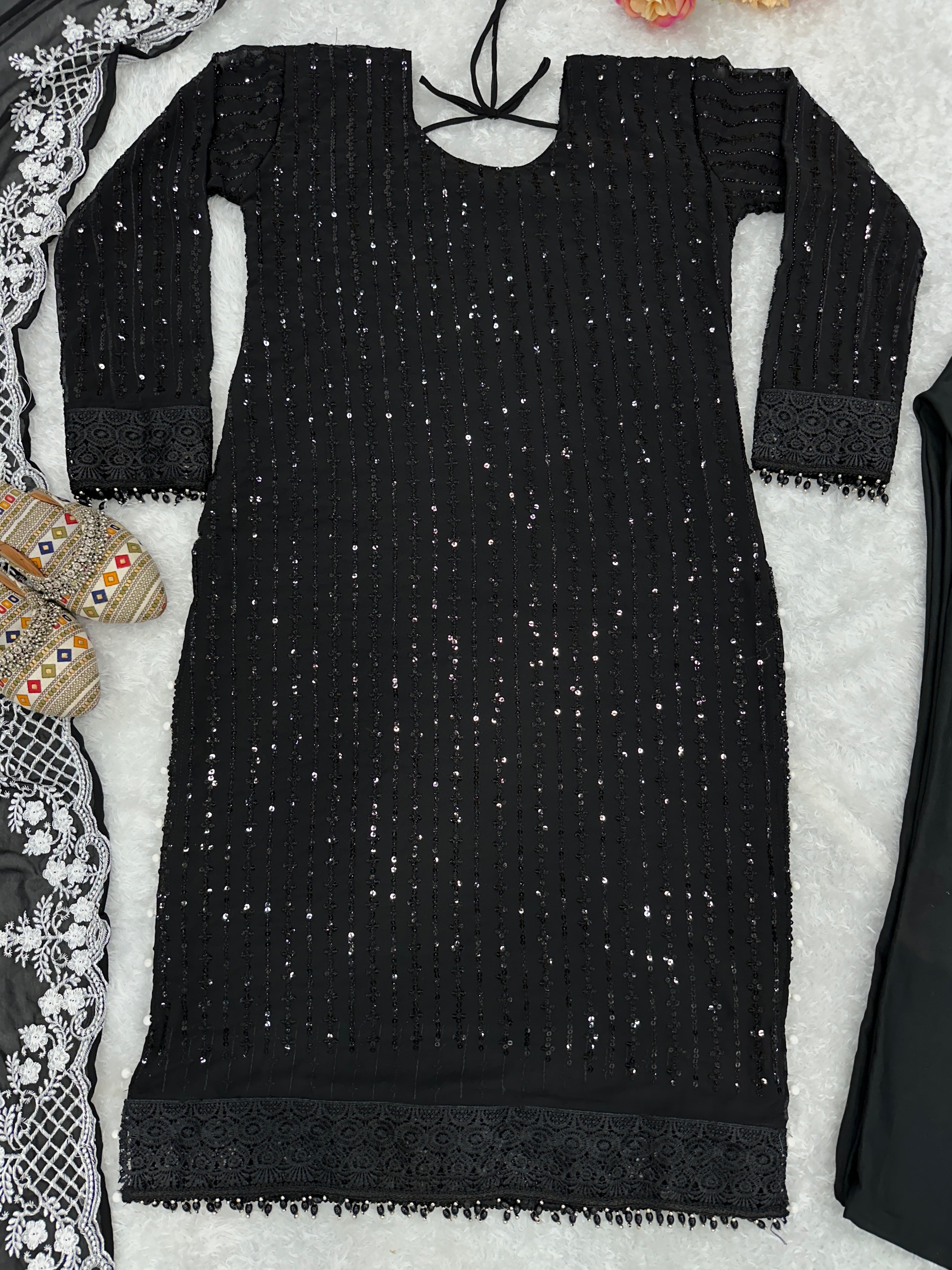 खूबसूरत पार्टी वेयर टॉप, बॉटम और फैंसी दुपट्टा