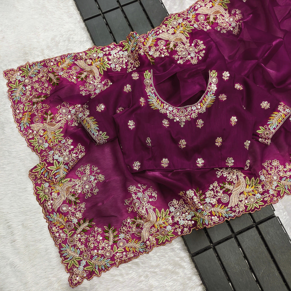 पार्टी वेयर डिजाइनर साड़ी, कढ़ाई के काम के साथ