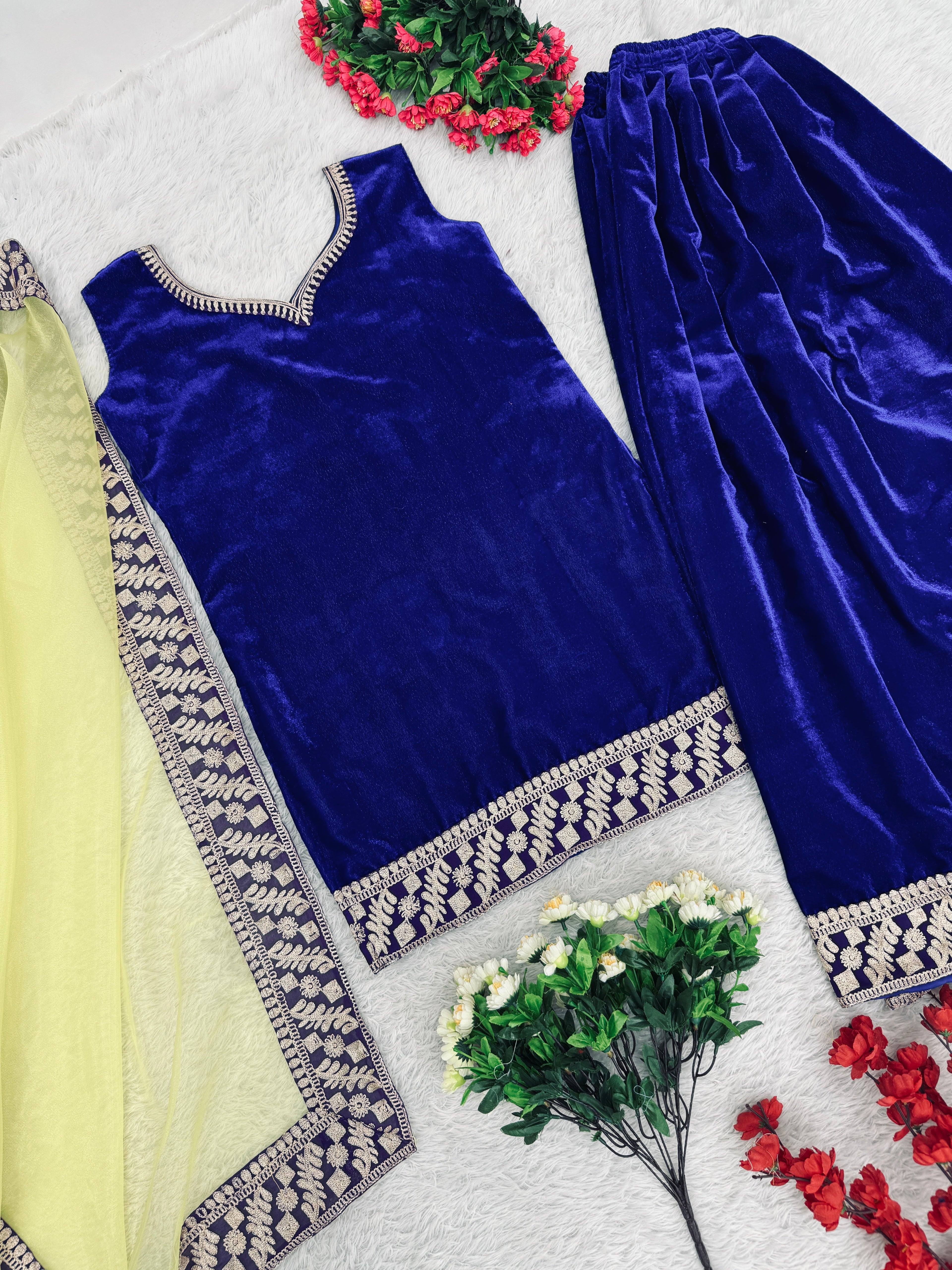 ऑर्गेंज़ा दुपट्टे के साथ खूबसूरत पार्टी वेयर टॉप और पैंट