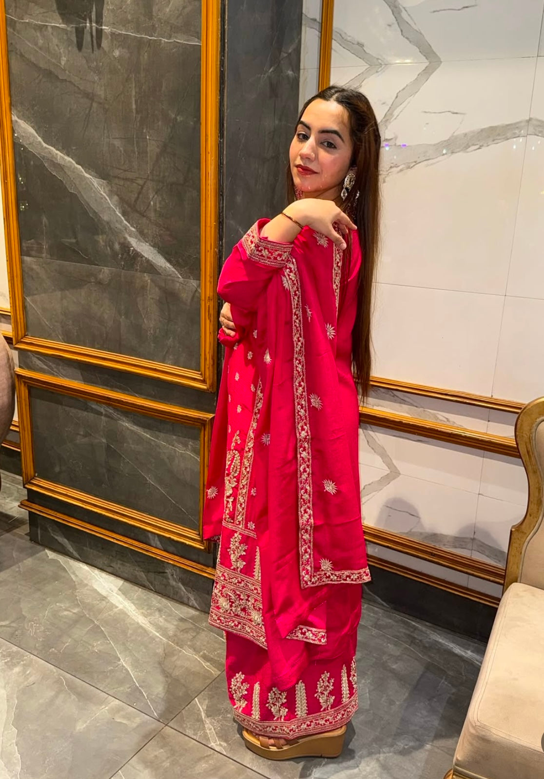 पार्टी वेयर टॉप-सरारा और दुपट्टा, सीक्वेंस वर्क के साथ