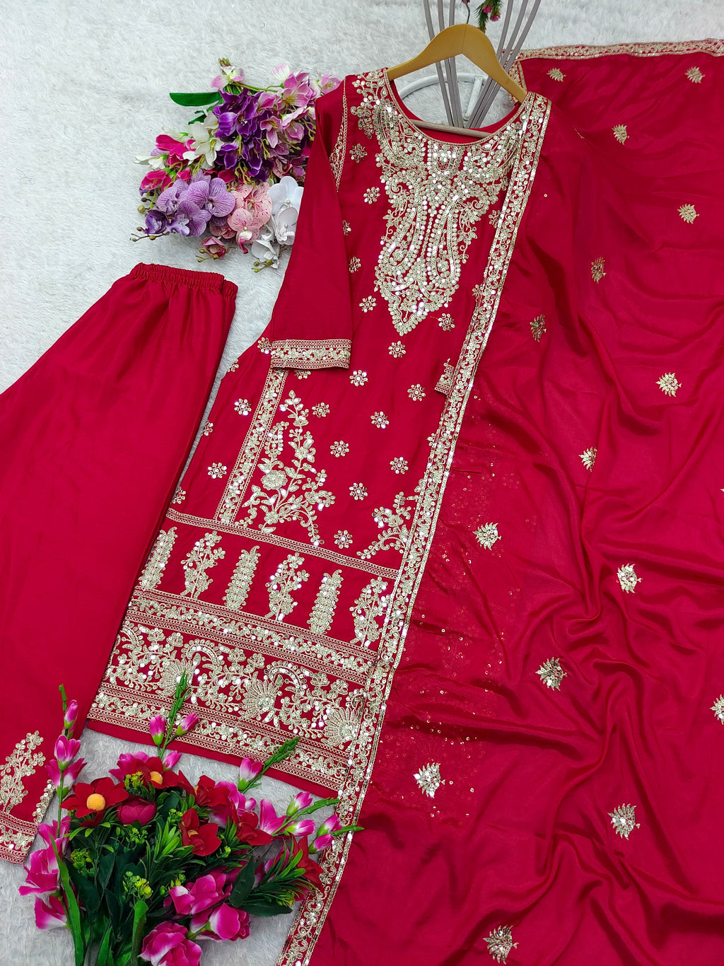 पार्टी वेयर टॉप-सरारा और दुपट्टा, सीक्वेंस वर्क के साथ