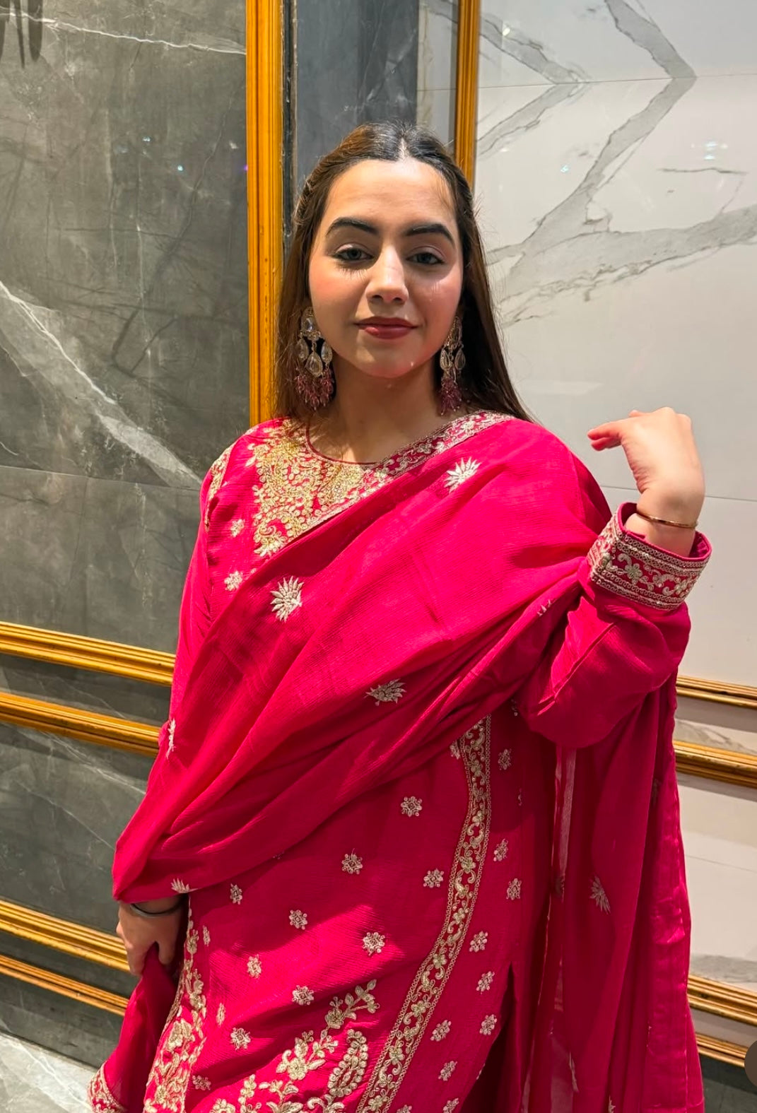 पार्टी वेयर टॉप-सरारा और दुपट्टा, सीक्वेंस वर्क के साथ