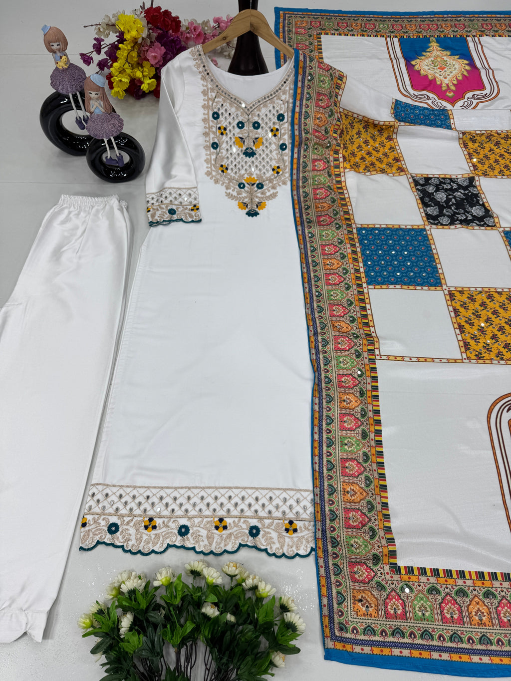 असली मिरर वर्क से सजा हुआ डिजाइनर पार्टी वेयर टॉप, प्लाजो और दुपट्टा।