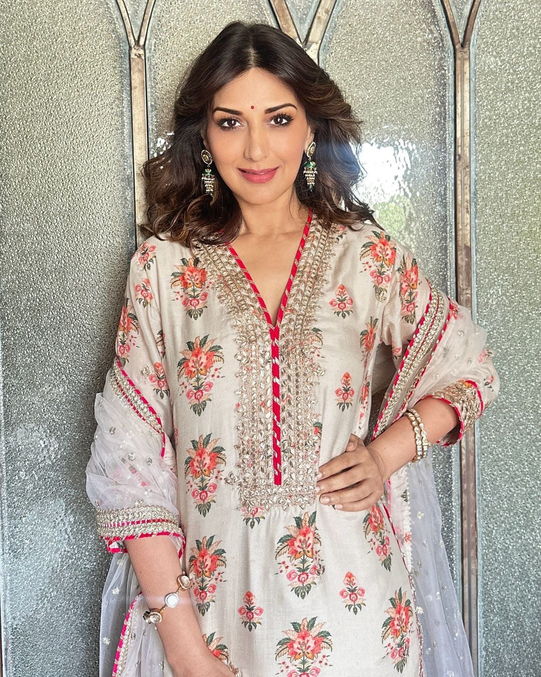 खूबसूरत पार्टी वेयर टॉप - शरारा के साथ फैंसी दुपट्टा