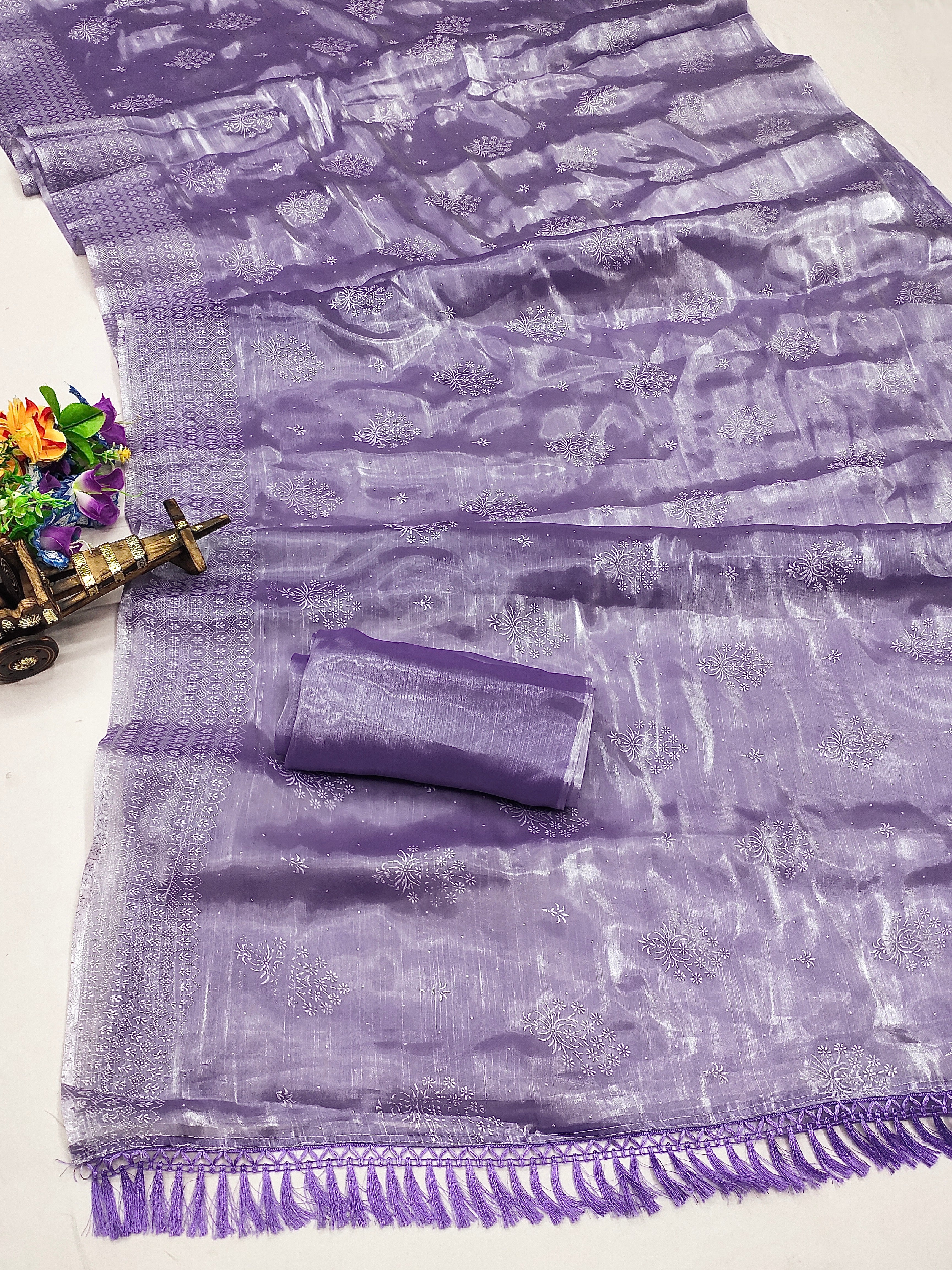 Designer Party Wear Saree With Beautiful Foil Prints Work