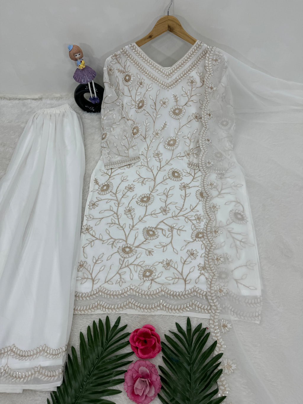 पार्टी वेयर डिजाइनर टॉप प्लाजो दुपट्टे के साथ